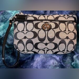 Coach Black and Cream Signature Canvas Turnlock Wristlet